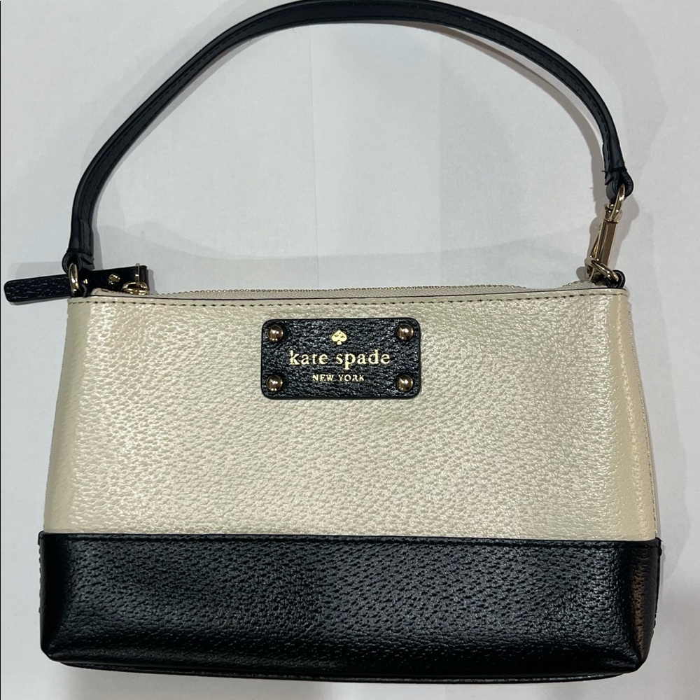 Kate Spade Berkeley Lane Leather Large Wristlet in Ivory & Black #WLRU2210